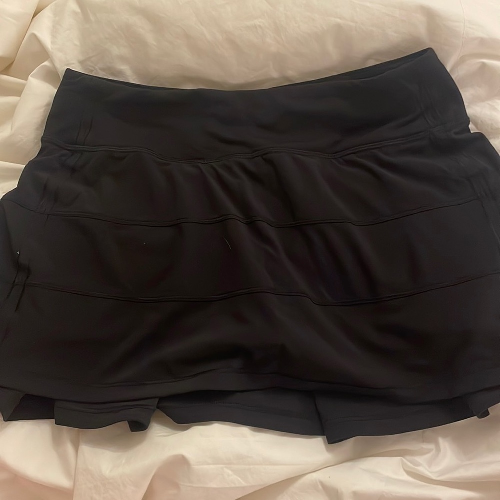 lululemon size 4 pace rival skirt in the shortest length in black